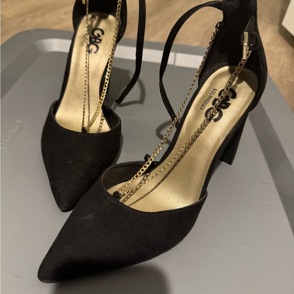 GBG Los Angeles Black Heels